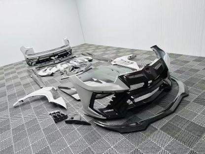 Lamborghini Urus MSY Generation 1 Style Dry Carbon Body Kit - styling reference for Generation 1 - Dry Carbon