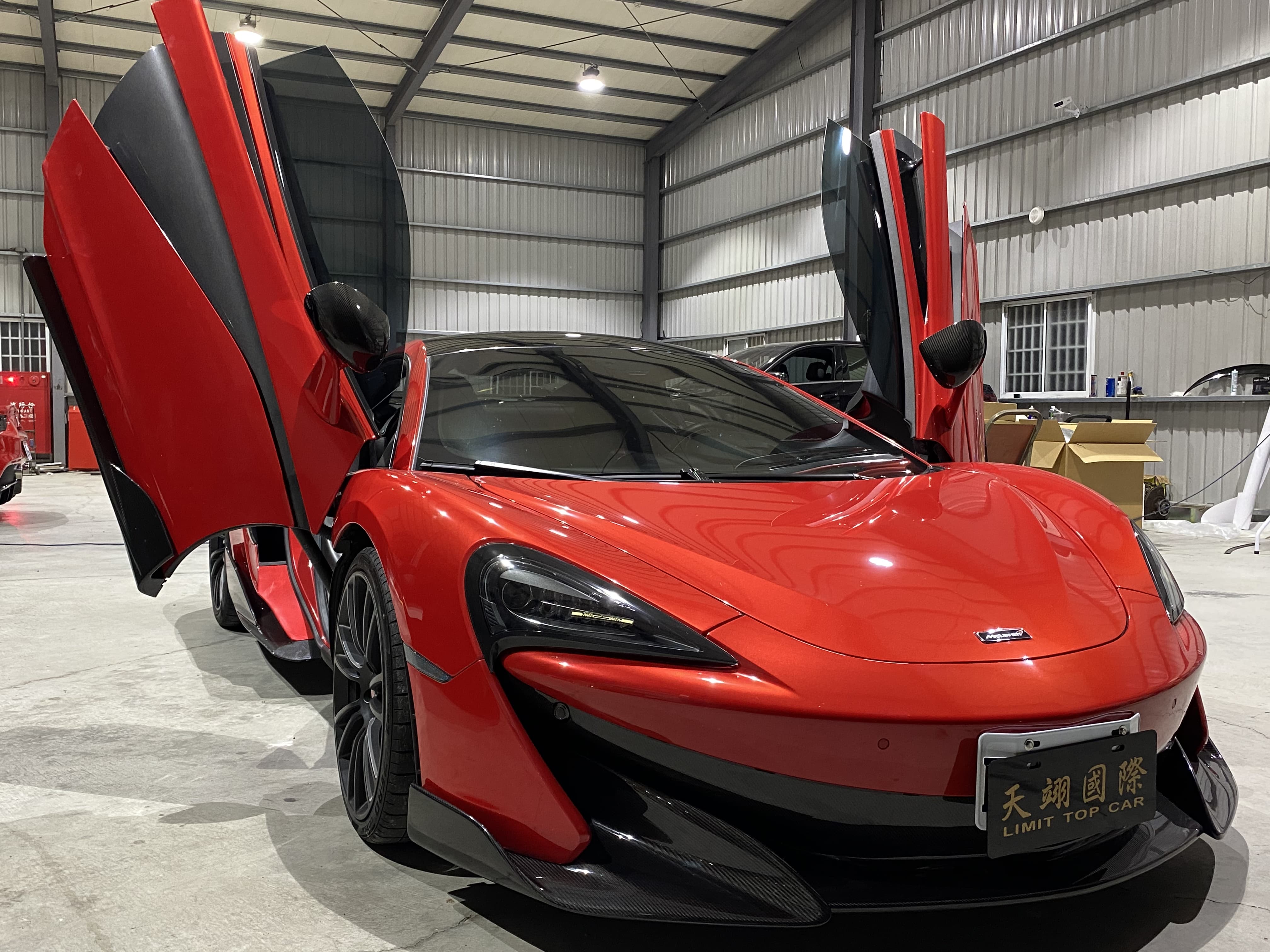 McLaren 540C / 570S to 600LT Style Carbon Fiber Conversion Kit - styling view