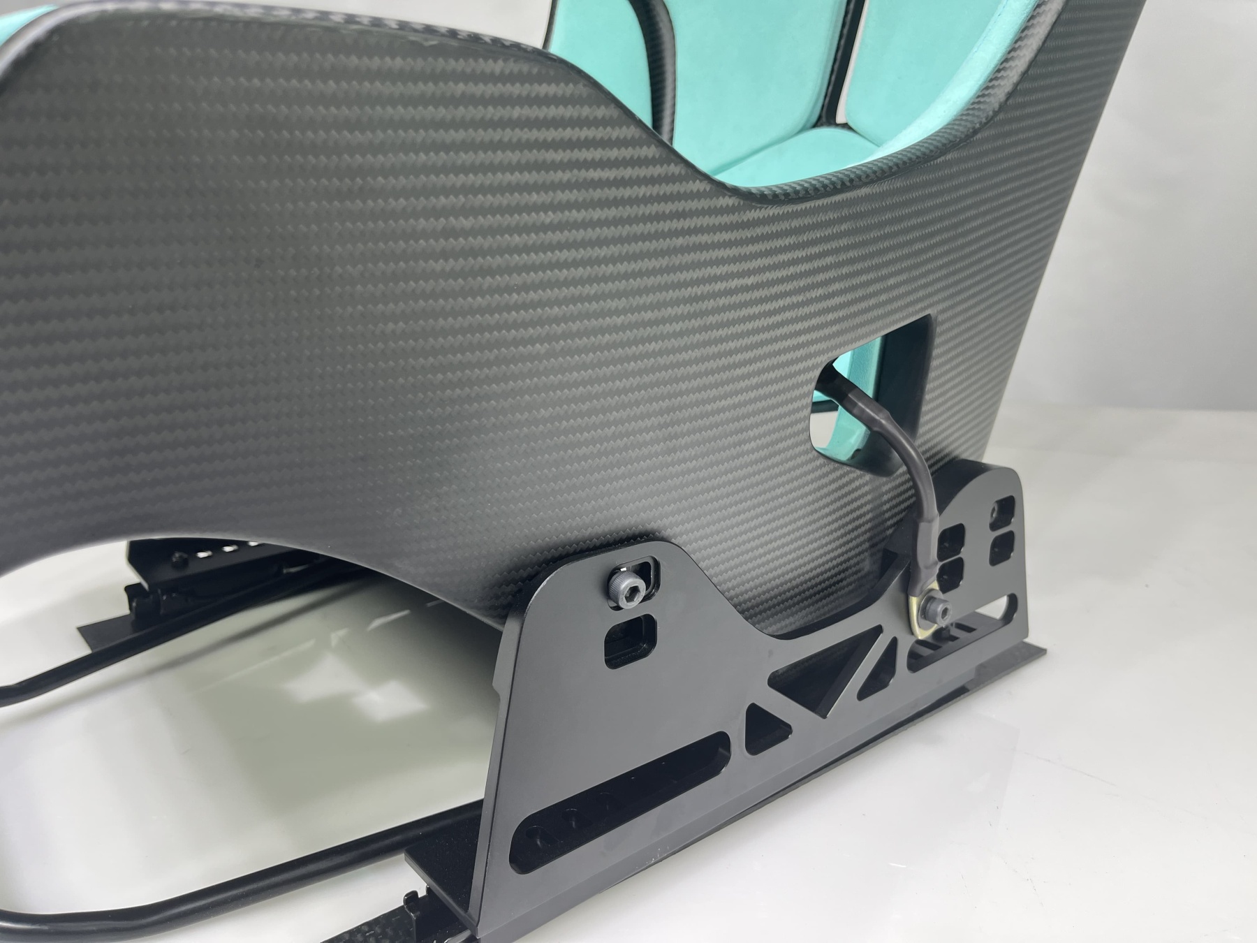 McLaren Senna Style Dry Carbon Bucket Seat - styling view