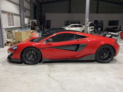 McLaren 540C / 570S to 600LT Style Carbon Fiber Conversion Kit - styling view