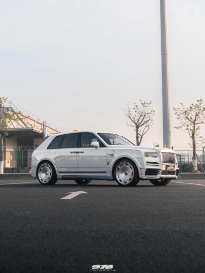Rolls-Royce Cullinan MSY Generation 1 Style Dry Carbon Body Kit - styling view