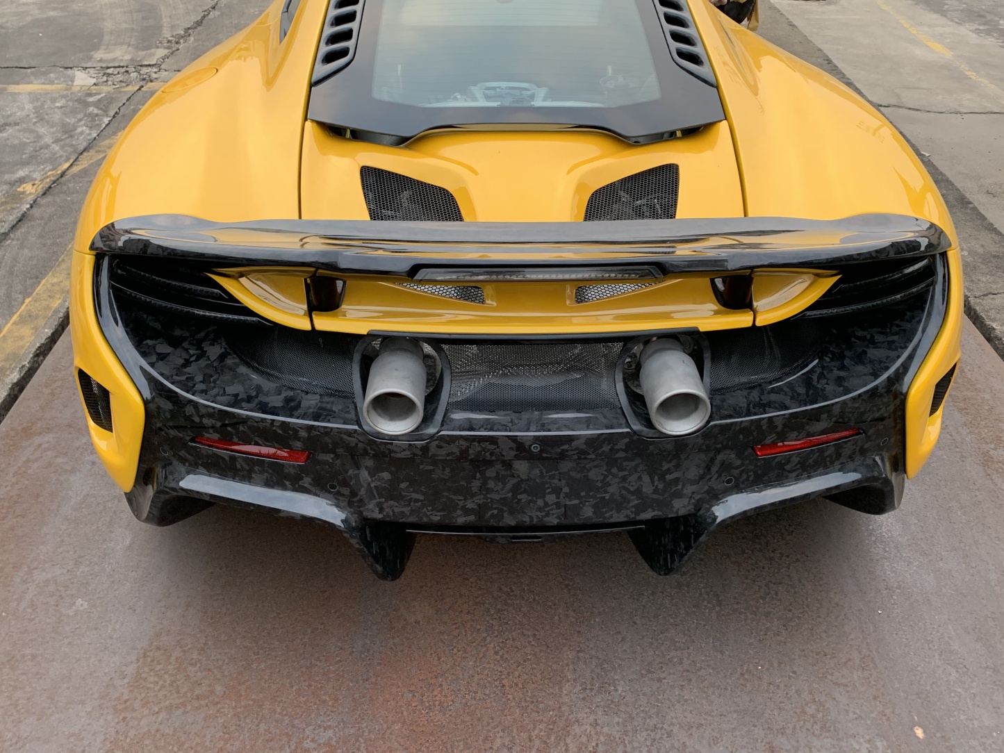 McLaren MP4-12C/625/650S 675LT Style Carbon Conversion Kit - styling view
