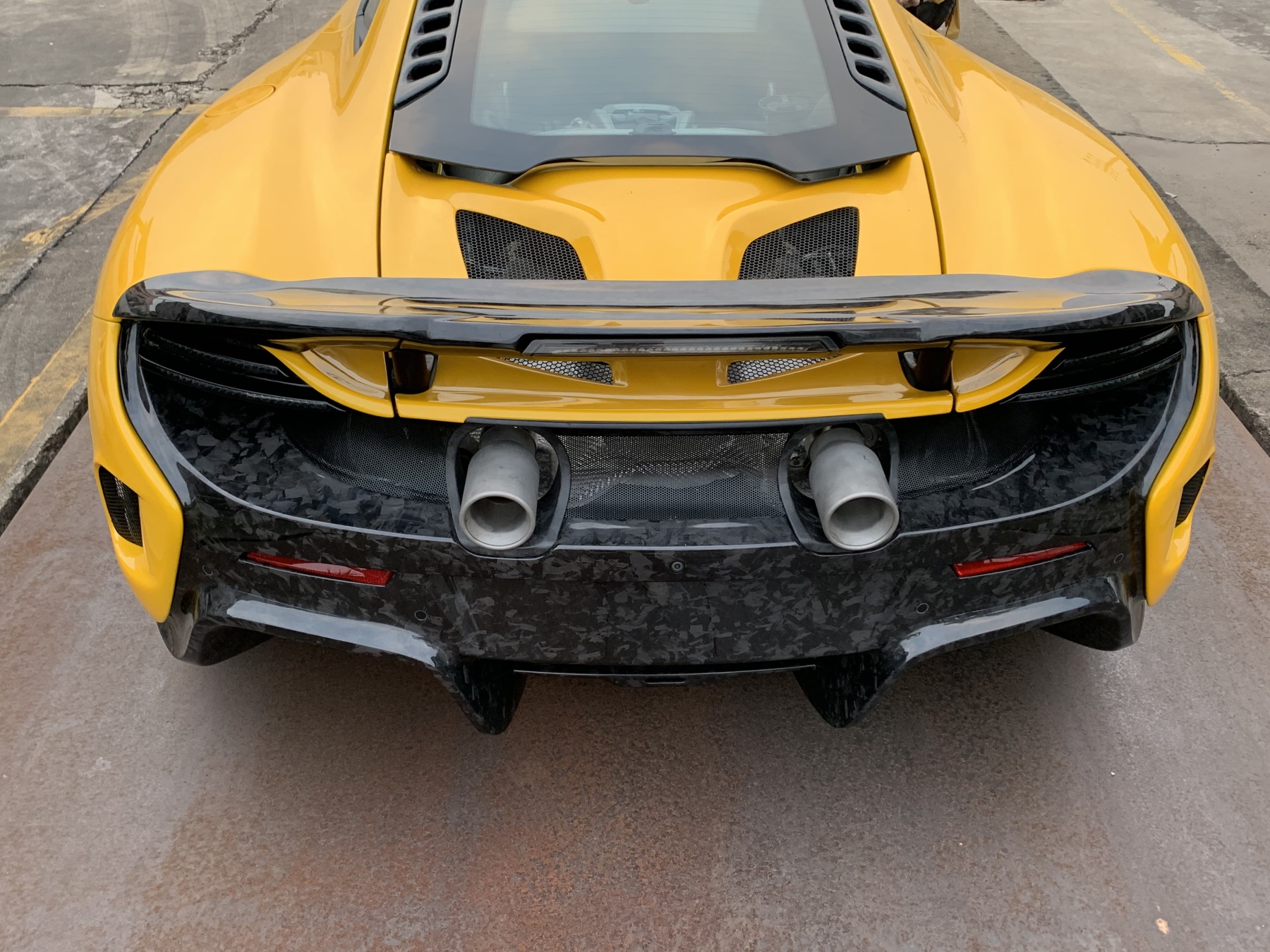 McLaren MP4-12C/625/650S 675LT Style Carbon Conversion Kit - styling view