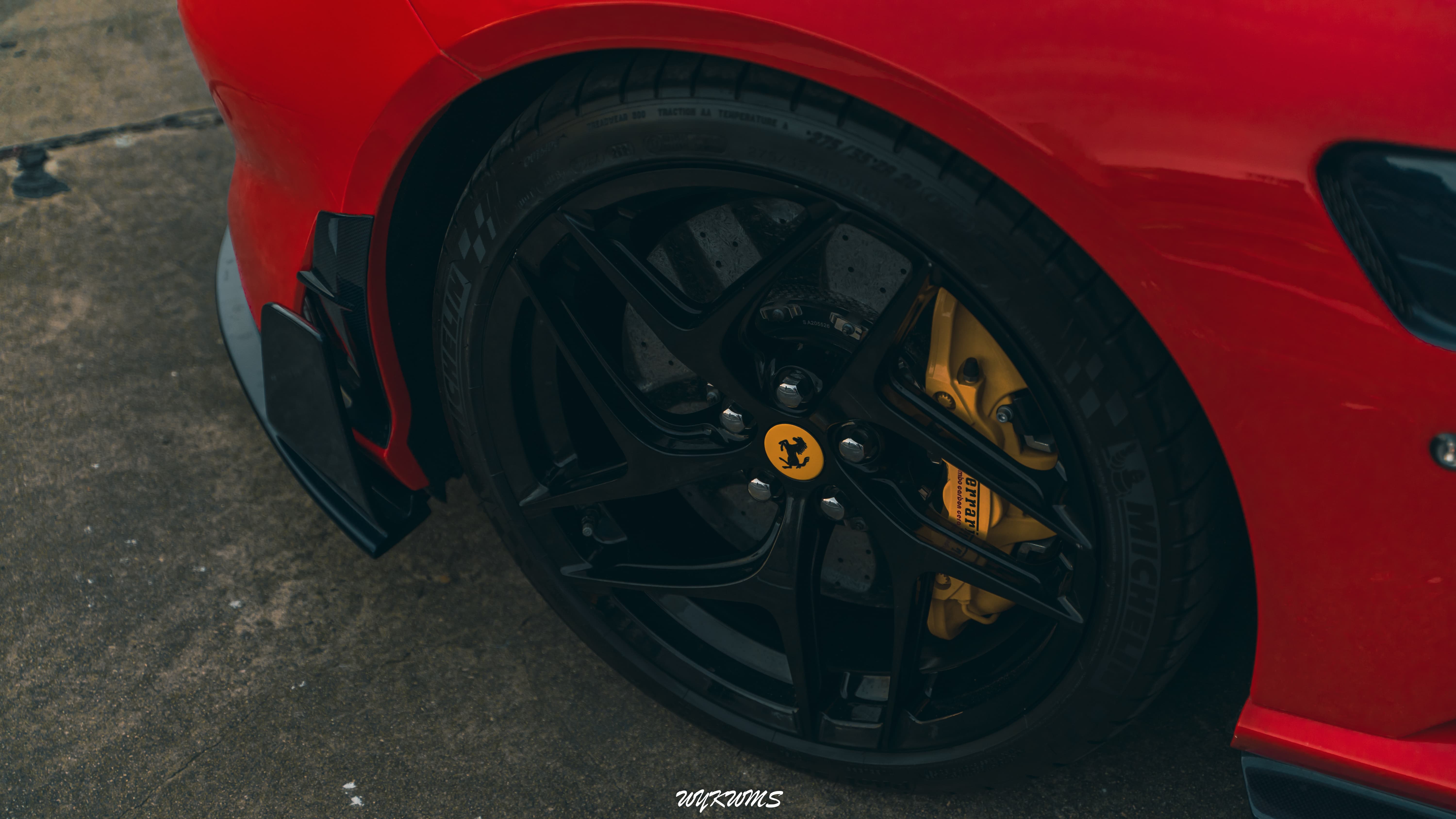 Ferrari 812 MSY Style Dry Carbon Parts - styling view