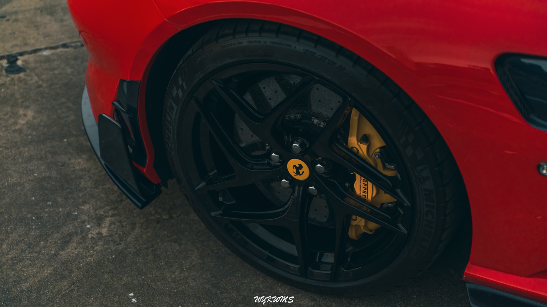 Ferrari 812 MSY Style Dry Carbon Parts - styling view
