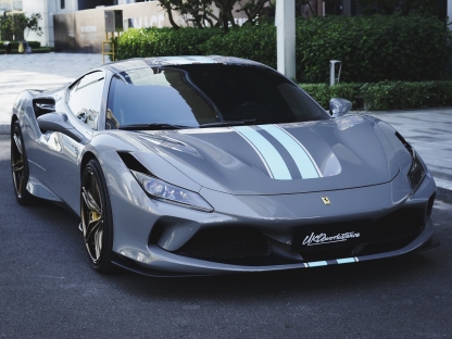 Octopus & Ocean Design Custom Carbon Fiber Wheels - styling view