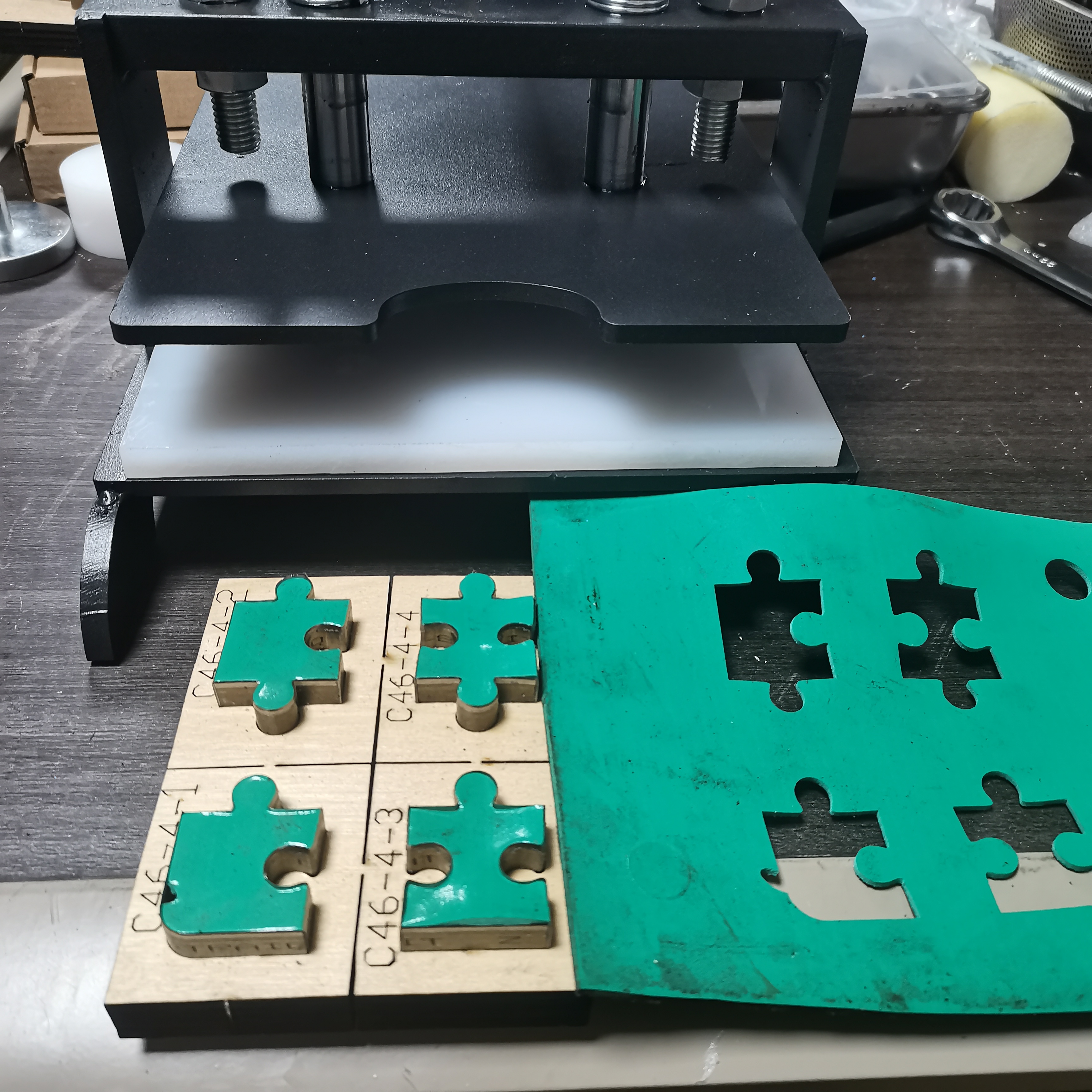 Manual cutting press, used for cutting silicone film, PTFE film, rubber film, leather, etc