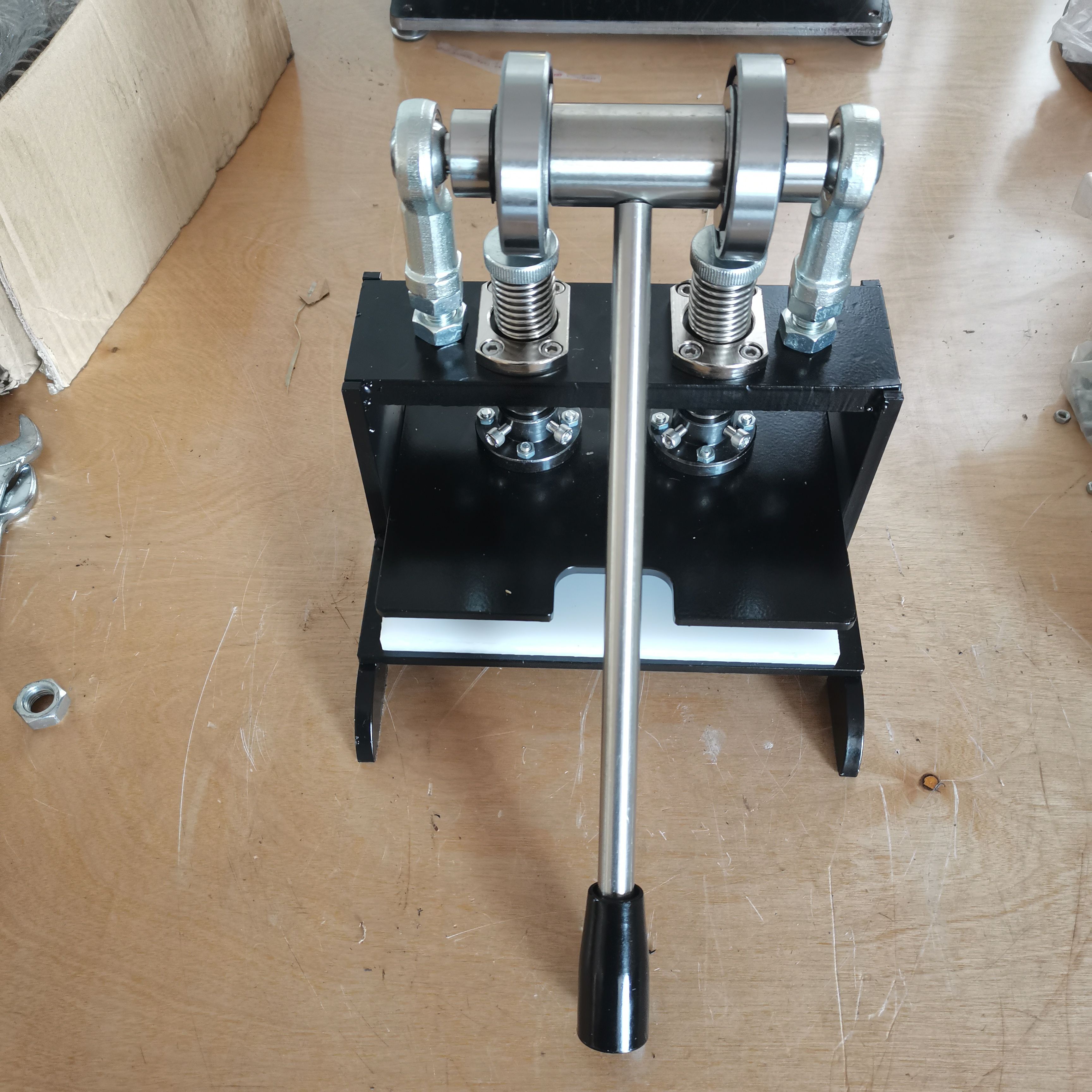 Manual cutting press, used for cutting silicone film, PTFE film, rubber film, leather, etc