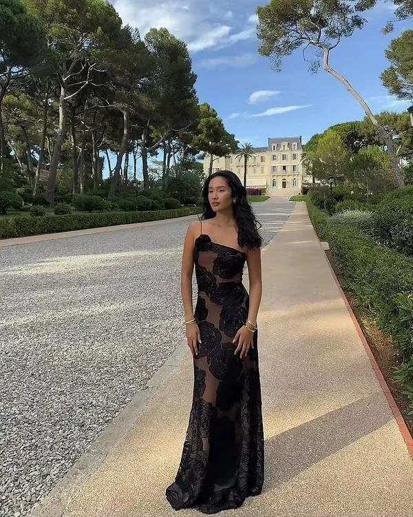 Black Floral Detail Formal Maxi Dress