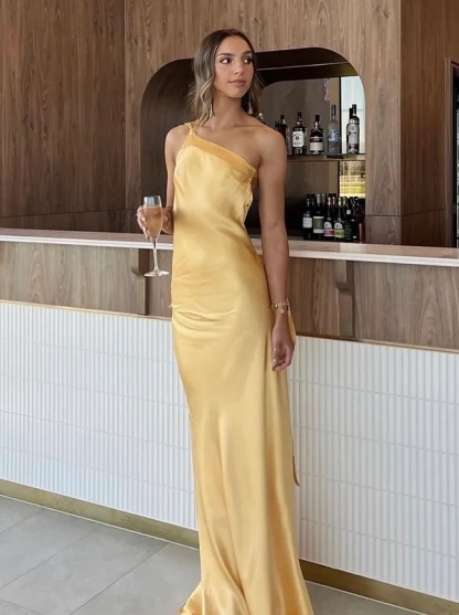 Backless One Shoulder Backless Maxi Dress
