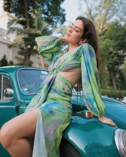 Green Cut Out Long Sleeve Holiday Maxi Dress