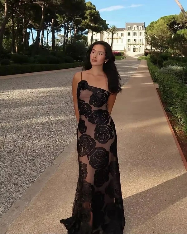 Black Floral Detail Formal Maxi Dress