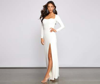 Kayla Long Sleeve Lace-Up Back Formal Dress - Lady Occasions