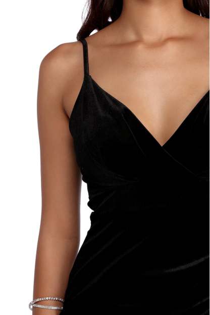 Jasmine Velvet Vixen Dress - Lady Occasions