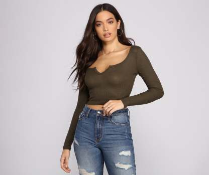 Must-Have Ribbed Knit Crop Top - Lady Occasions