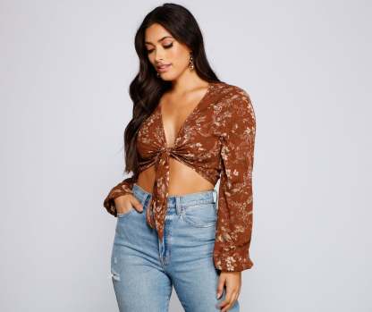 Caught In A Floral Gaze Crop Top - Lady Occasions