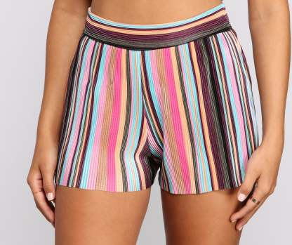 Trendy Pleated And Striped Shorts - Lady Occasions
