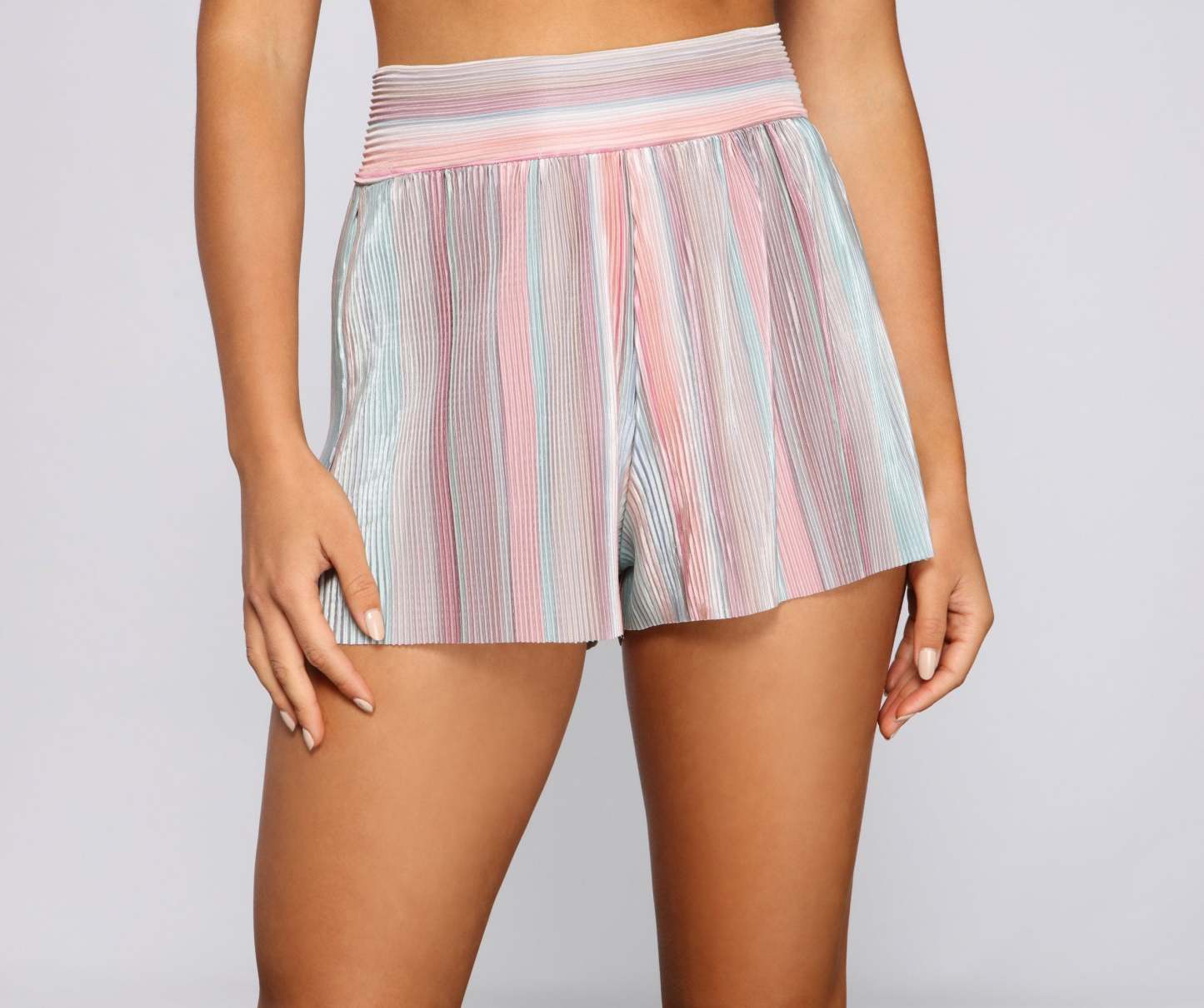 Trendy Pleated And Striped Shorts - Lady Occasions