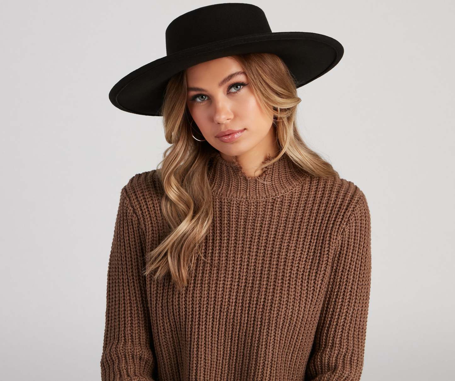 Chic Chain Detail Boater Hat - Lady Occasions