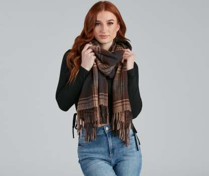 Weekend Cozy Plaid Fringe Scarf - Lady Occasions