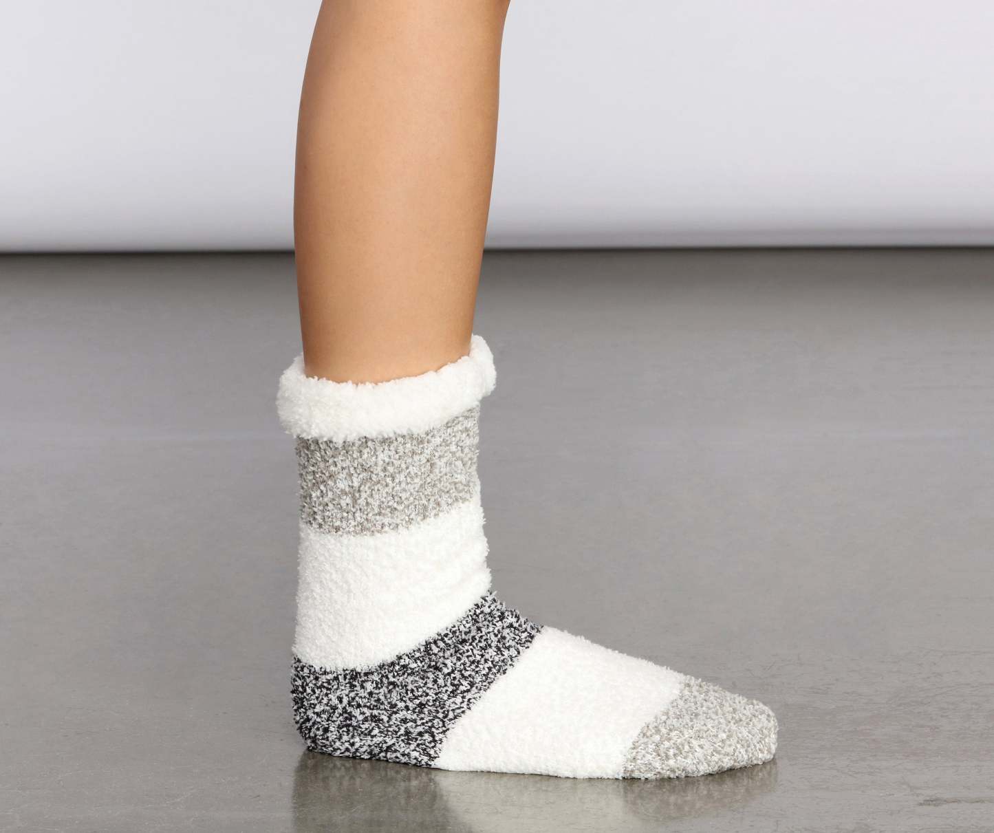Toasty Toes Non-Slip Fuzzy Socks - Lady Occasions