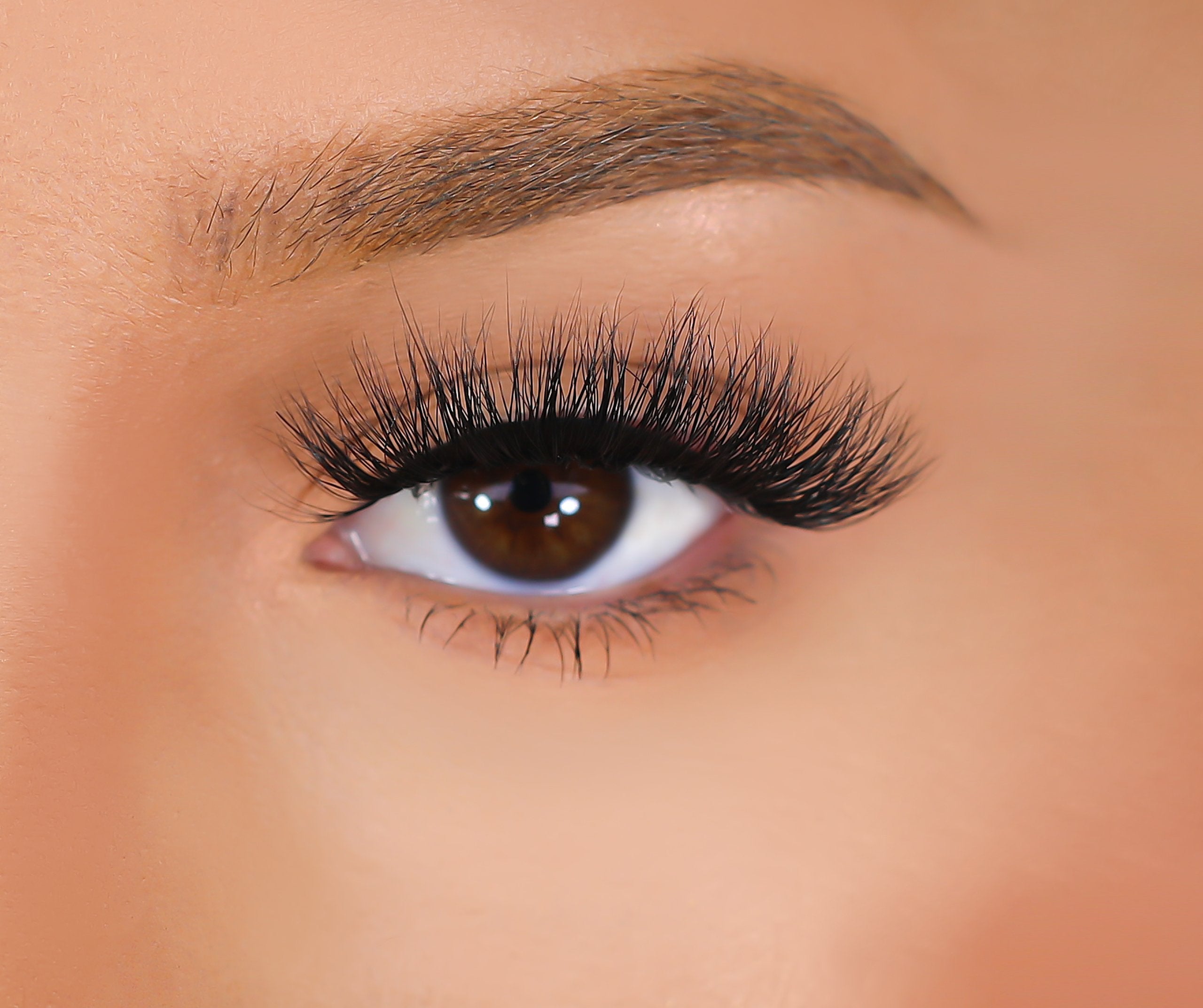 Lurella Que Voluminous Mink Lashes - Lady Occasions
