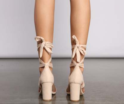 Lace Up Glamour Block Heel - Lady Occasions