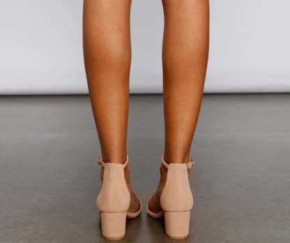 Get It Girl Classic Short Block Heels - Lady Occasions
