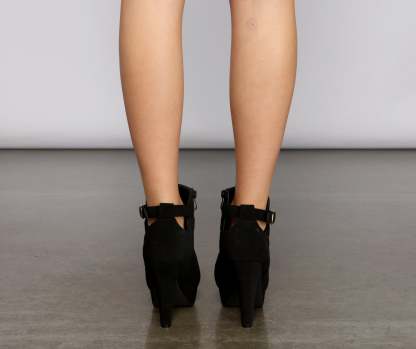 Chic Moment Nubuck Stiletto Bootie - Lady Occasions