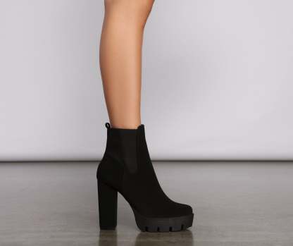 Effortlessly Edgy Block Heel Booties - Lady Occasions