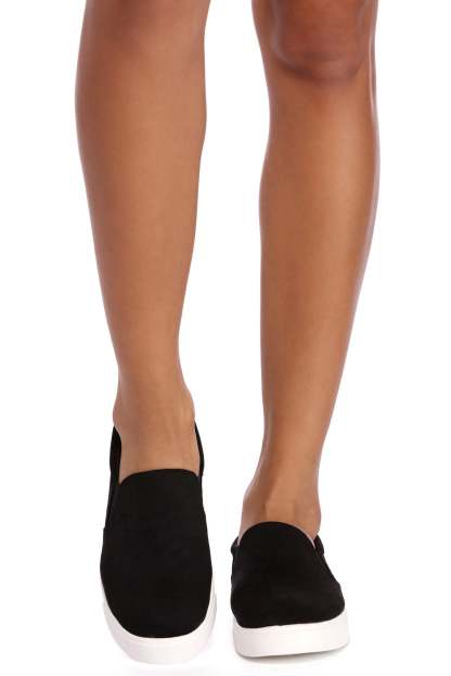The Everyday Slip On Sneaker - Lady Occasions