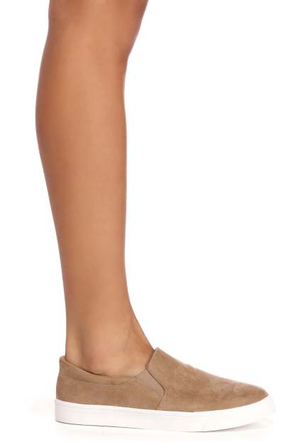 The Everyday Slip On Sneaker - Lady Occasions