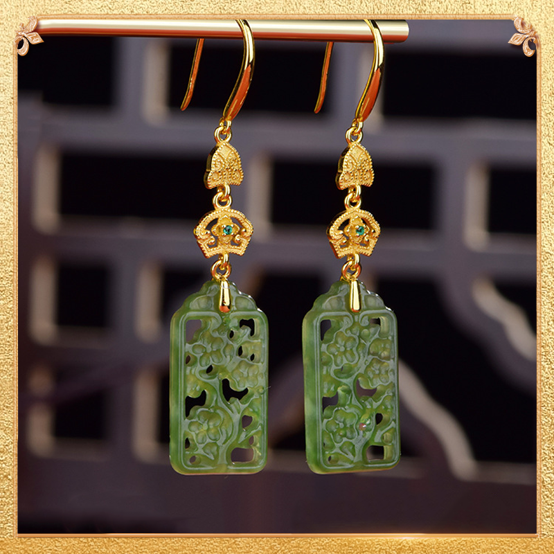 the first display of the hollow-out flower plaque earrings