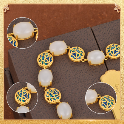 detail display of the lotus-pick bracelet
