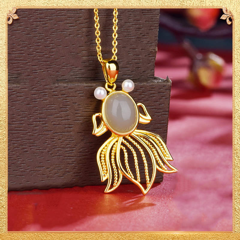 the second display of the lucky fish pendant