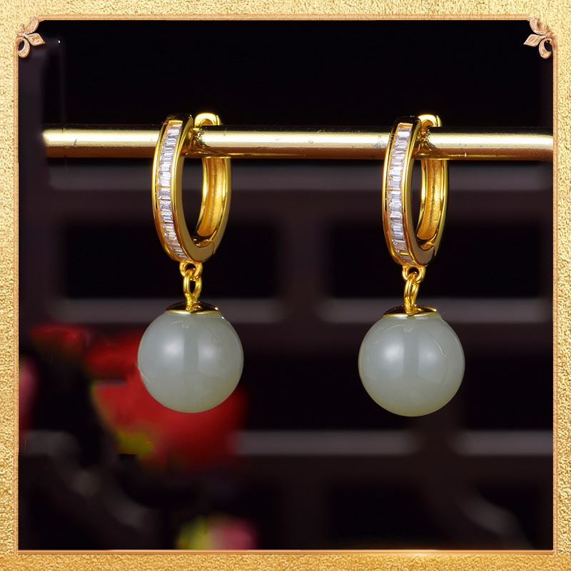the first display of the pearl-like jade earrings