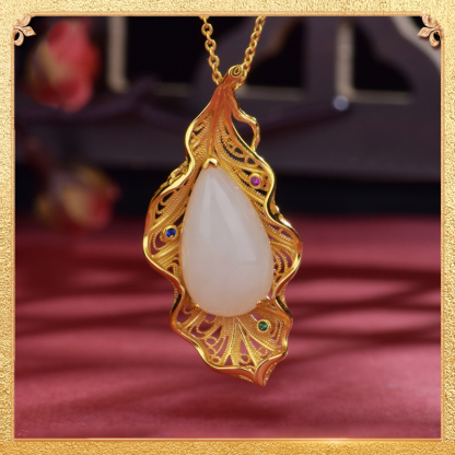 close-up of the front side of the autumn leaves pendant