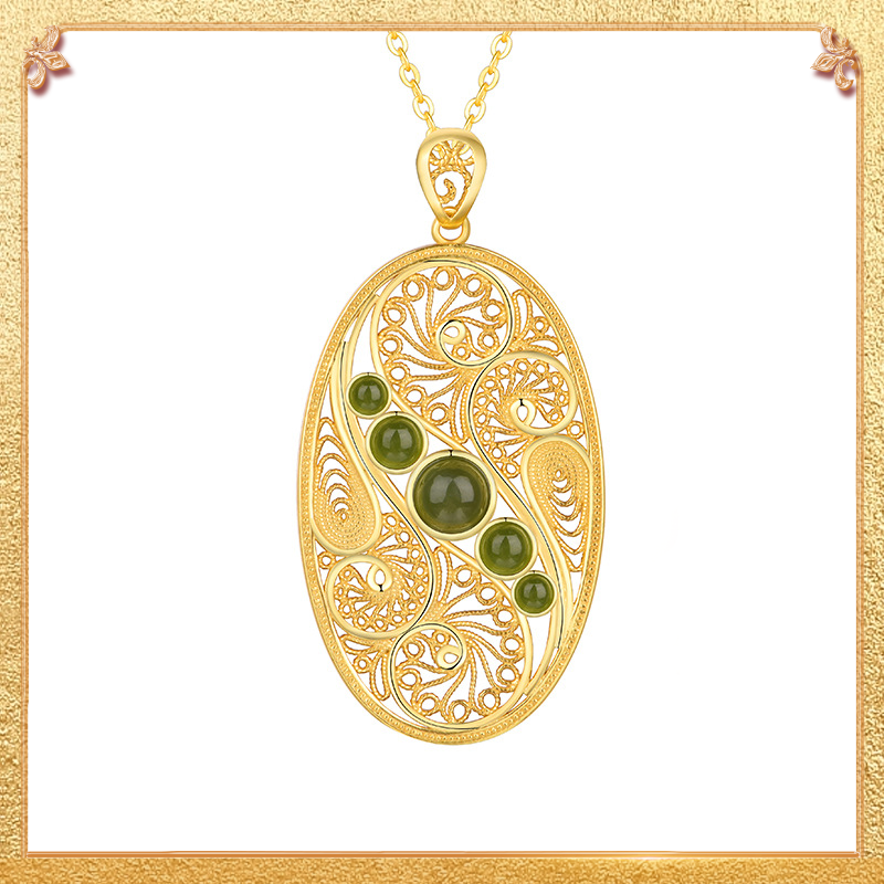 close-up shot display of the flowers pendant