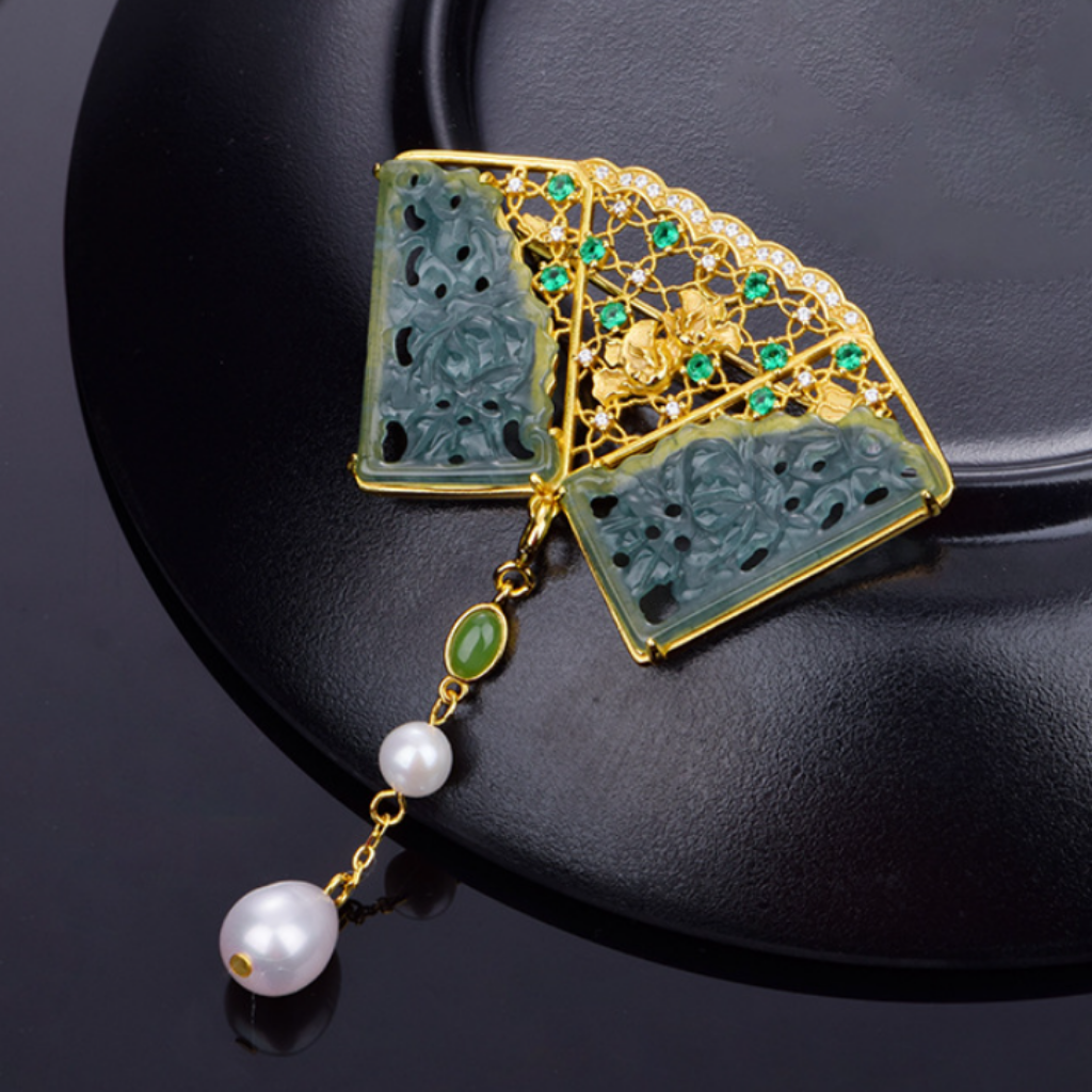 Jadeite "Fan Edge Treasure" 2-in-1 Brooch/Pendant (Model K3835)