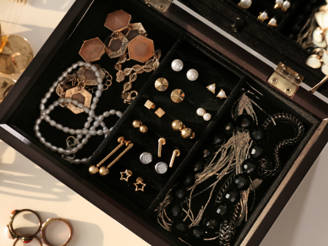 Metaphysical Guide to Jewelry Wearing