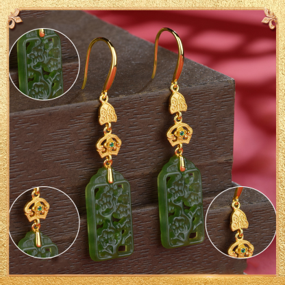detail display of the hollow-out flower plaque earrings