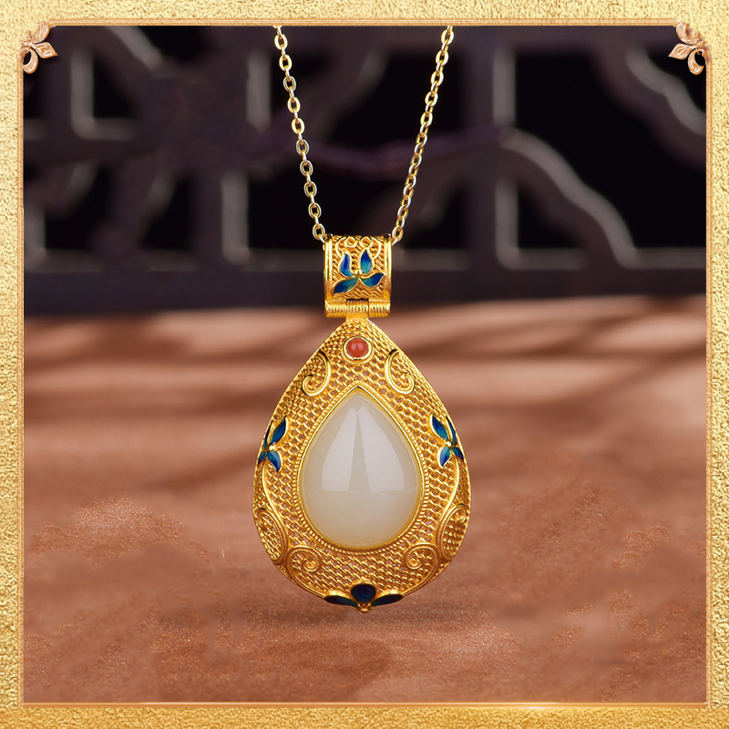 the second display of the butterflies in love with flowers pendant