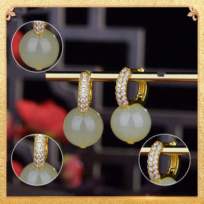 detail display of the baby's breath earrings