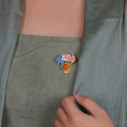 Southern Red Agate "Treasure Vase" Brooch/Pendant (Model K3485)