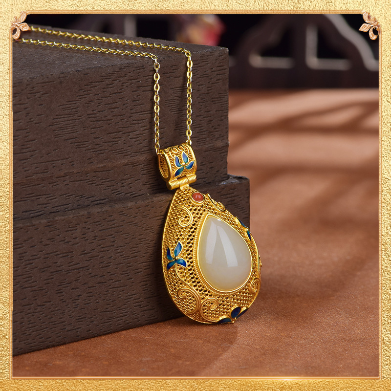 the fourth display of the butterflies in love with flowers pendant