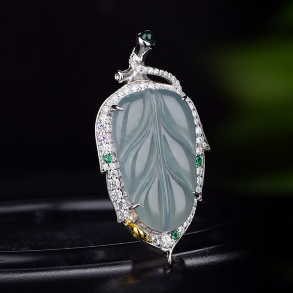 Emerald "Lucky Leaf" Pendant (Model K3569)