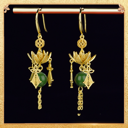 the first display of the luxuriant flowers Earrings