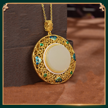 the second display of the ruyi pendant