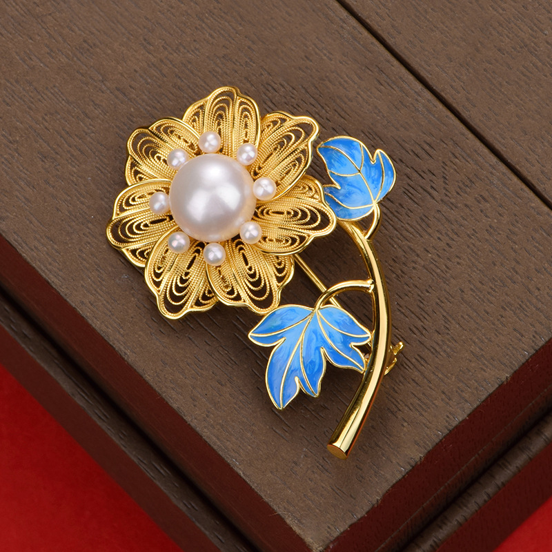 Hetian Jade "Pipa" Dual-Wear Pendant & Brooch 