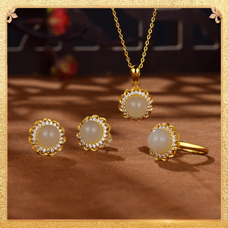 the third display of baby's breath pendant